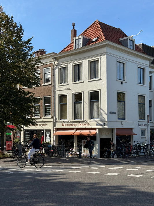 The Coffee Party can be bought at Boekhandel Douwes in Den Haag